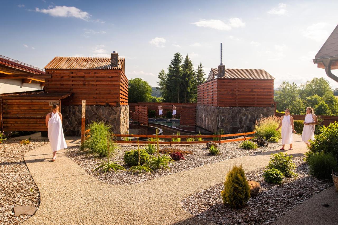 Hotel Frymburk Zewnętrze zdjęcie