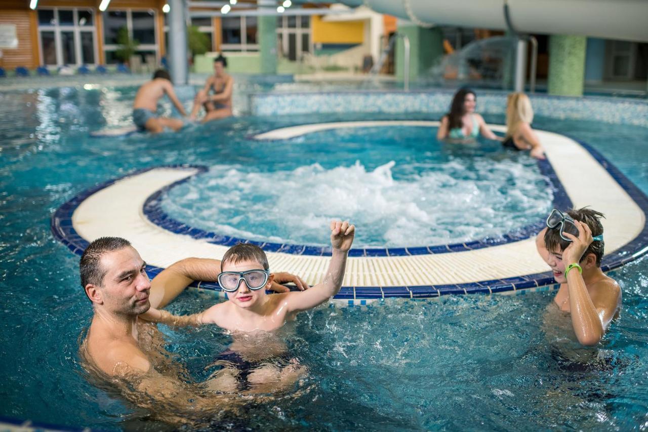 Hotel Frymburk Zewnętrze zdjęcie